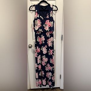 Women’s floral dress size small